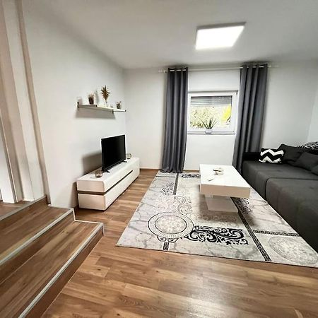 Ab Apartment Moderne Zweizimmerwohnung Villach Buitenkant foto