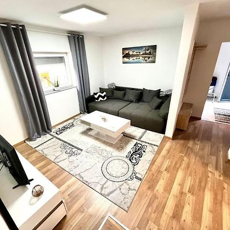 Ab Apartment Moderne Zweizimmerwohnung Villach Buitenkant foto