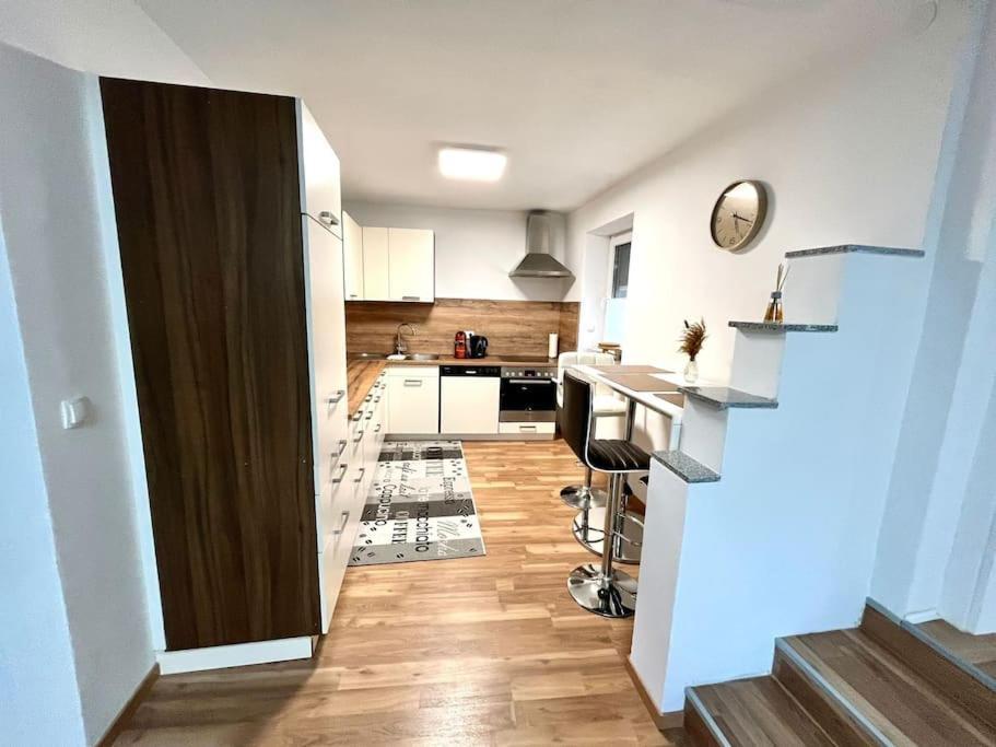 Ab Apartment Moderne Zweizimmerwohnung Villach Buitenkant foto