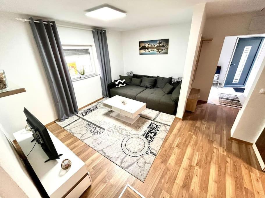 Ab Apartment Moderne Zweizimmerwohnung Villach Buitenkant foto